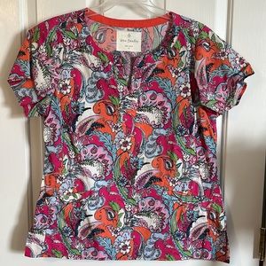 Vera Bradley scrub top- Women’s M
